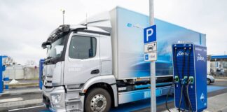 Aral-Elektro-Lkw-laedt