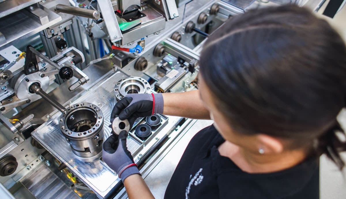 Montage-Elektro-Antriebseinheiten-GLC