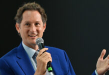 Elkann, urgenti modifiche a norme europee sull'auto