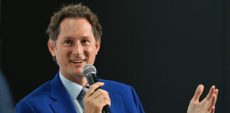 Elkann, urgenti modifiche a norme europee sull'auto