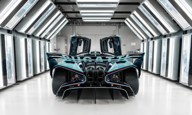 'Siyah Mavi' ve 'Özel Mavi Lyonnais' dış detayları içeren özel bir spesifikasyonla tamamlandı.