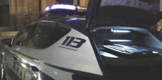 Fugge a bordo di un monopattino 'truccato' a oltre 80km/h