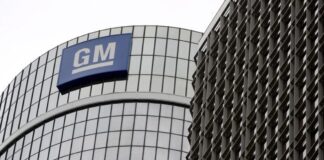 GM taglia produzione di veicoli elettrici e batterie negli Usa