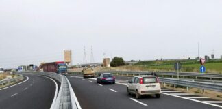 Guida contromano un tir sull' A1 per un chilometro e mezzo