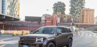 Hyundai Santa Fe Plug-in Hybrid si rinnova per il 2026