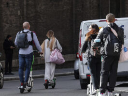 In due settimane a Roma 500 violazioni da conducenti monopattini