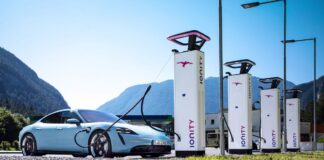 Porsche-Taycan-at-IONITY