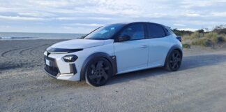 Lancia Ypsilon HF, l'elettrica sportiva nata per divertire