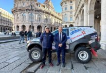 Liguria Bölgesi sponsorluğundaki bir araba Dakar'da yarışıyor
