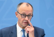 Merz, 2035'ten itibaren araba durağına hayır diyor, Stellantis'ten tamam
