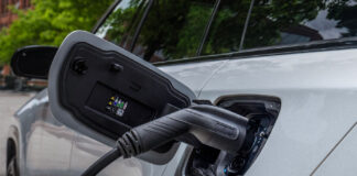 Michigan çok aileli konutlarda EV şarjını genişletiyor
