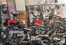 Officina abusiva scoperta a Ischia indagando sul furto di e-bike
