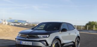 Opel Mokka Gse, suvvino elettrizzante con ispirazioni racing