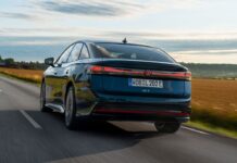 Pkw-Neuzulassungen in den ersten 10 Monaten 2025 nach Marken und alternativen Antrieben VW-ID7