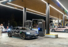 Porsche-Taycan-laedt