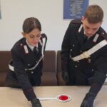 Prende multe con auto di un amico e poi lo