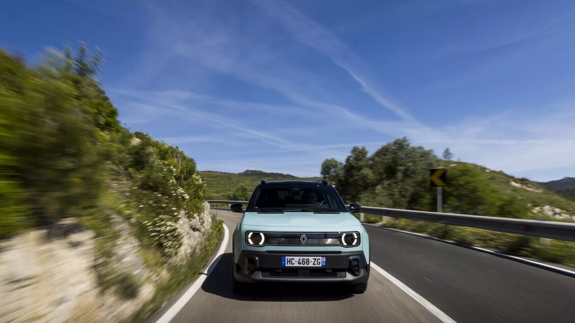 R4 E-Tech Electric, la piattaforma esalta comfort e sicurezza