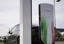 Tesla İtalya'da bin Supercharger'a ulaştı
