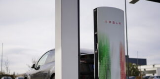 Tesla İtalya'da bin Supercharger'a ulaştı
