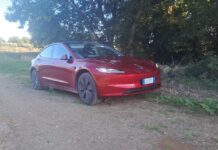 Tesla Model 3 Long Range, per viaggi senza ansia da ricarica Tesla Model 3 Long Range, per viaggi senza ansia da ricarica