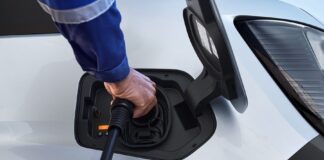 Weev ve British Gas, Kuzey İrlanda'da evde elektrikli araç şarjı konusunda ortak oldu
