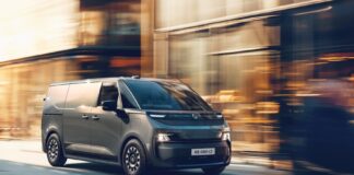 Yeni Renault Trafic Van E Tech Electric: minibüsler yine havalı!
