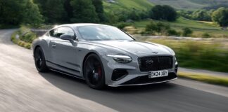 Bentley daha agresif karbon fiber tasarımlı lüks performans otomobilleri sunuyor
