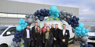 DriveElectric, Londra Docklands Hafif Raylı araç filosunu planlanandan dört yıl önce elektriklendiriyor
