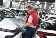 El mercado del coche de ocasión roza los dos millones pero el 57,2% de las operaciones son de coches de más de 10 años El mercado del coche de ocasión roza los dos millones pero el 57,2% de las operaciones son de coches de más de 10 años