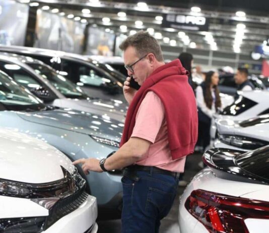 El mercado del coche de ocasión roza los dos millones pero el 57,2% de las operaciones son de coches de más de 10 años