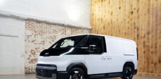 Kia PV5, 2026 What Van? yarışmasında 'Yılın Minibüs'ü ve 'Yılın Kompakt Minibüs'ü ödüllerini aldı. Ödüller
