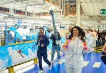 La Fiamma Olimpica fa tappa nello stabilimento Stellantis di Pomigliano d'Arco