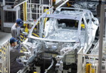 La Stampa: ‘Le auto cinesi clandestine arrivano in Italia’ La Stampa: 'Le auto cinesi clandestine arrivano in Italia'