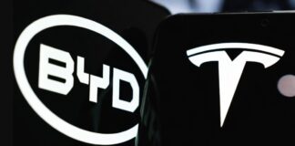La batalla BYD Vs. Tesla en Europa está servida: la china registra un crecimiento de más del 230% mientras la americana cae