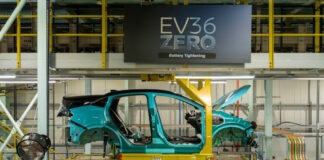 La terza generazione di Nissan Leaf segna l'inizio del piano EV36Zero