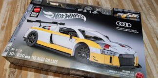 Review: adrenalina en bloques, el Audi R8 LMS de Hot Wheels x Mattel Brick Shop