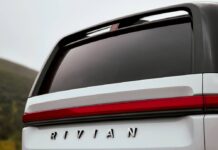 Rivian richtet Fokus auf mehr E-Auto-Modelle und autonome Technologien Rivian