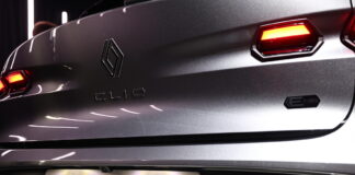 S&P promuove Renault, alza il rating da BB+ a BBB-