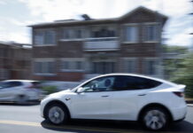 Servizi gratuiti per anziani e disabili con Tesla a guida autonoma in Germania