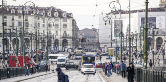 Smog, da domani a Torino il semaforo torna bianco