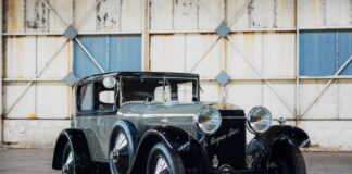 Sparkling night celebrates skills, stars and spectacle in Britain’s booming historic vehicle industry