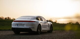 Panamera-4S-E-Hybrid,