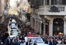 Torna la Papamobile per l’omaggio del Papa dell’Immacolata Torna la Papamobile per l'omaggio del Papa dell'Immacolata