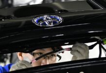 Toyota: calo congiunto produzione e vendite a novembre