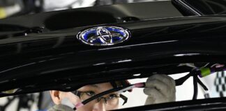 Toyota: calo congiunto produzione e vendite a novembre