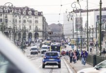 Turuncu duman önleyici trafik ışığı, Torino'da Euro 5 dizel motorlar durduruldu
