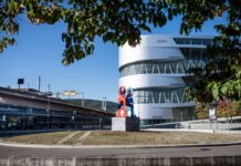 Umfrage zeigt wachsende Zweifel an Baden-Württembergs wirtschaftlicher Zukunft Mercedes-Benz-Zentrale-Untertuerkheim