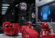 Vespa incontra lo spirito del Natale in centro a Milano Vespa incontra lo spirito del Natale in centro a Milano