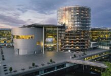 VW-Glaeserne-Manufaktur-in-Dresden-