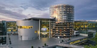 VW-Glaeserne-Manufaktur-in-Dresden-